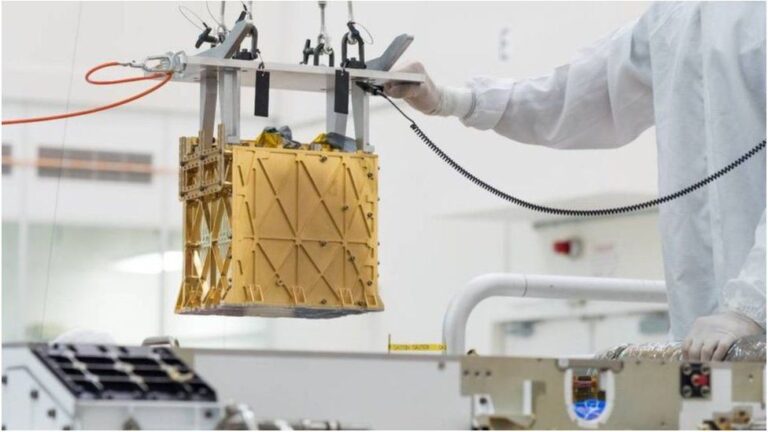 Rover instrument creates breathable oxygen on Mars