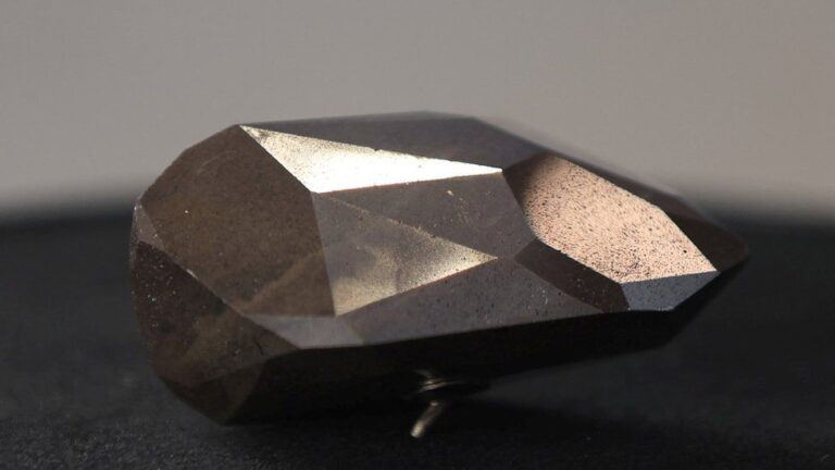 555-carat ‘Enigma’ diamond fetches $4.3 million in auction