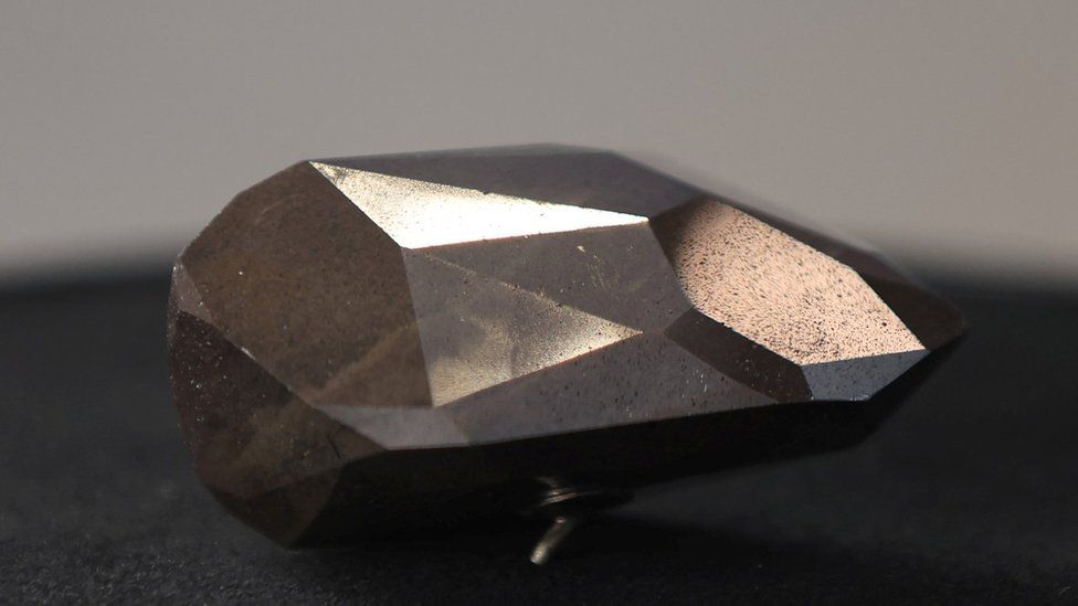 555-carat 'Enigma' diamond fetches $4.3 million in auction