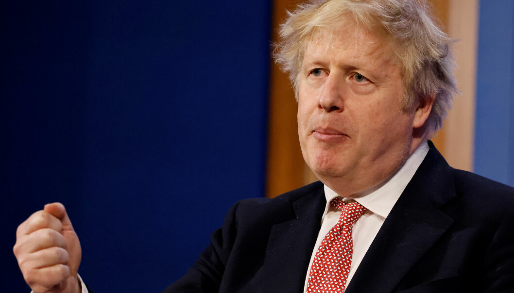 Johnson calls for 'step-by-step' move from Russian fuel