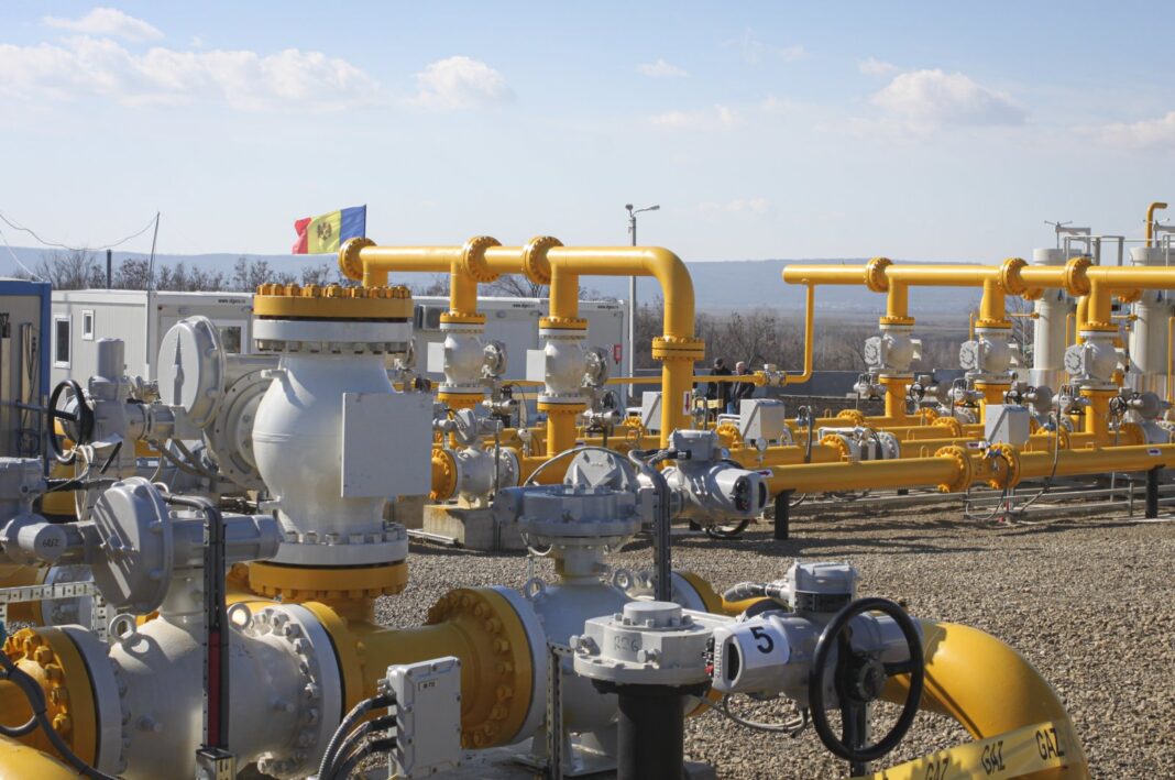 EU reveals plan to stop using Russian gas