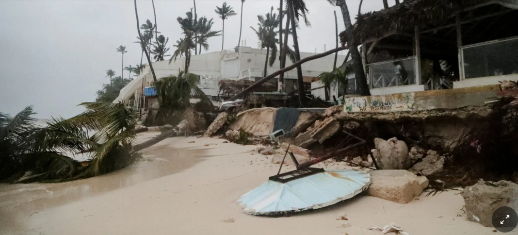 Hurricane Fiona knocks out Puerto Rico power