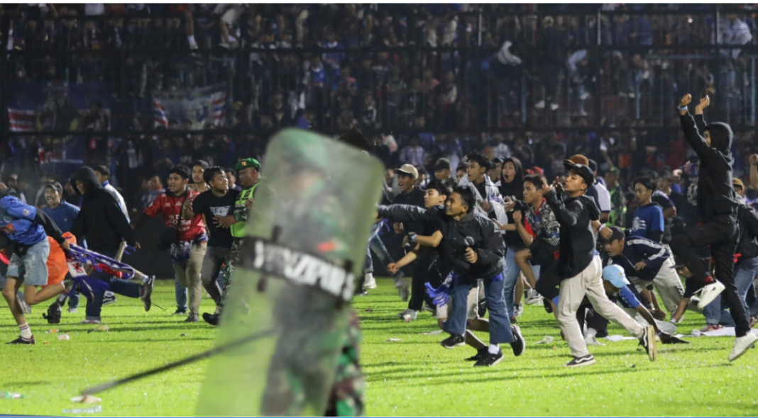 Indonesian football stadium crush leaves at least 125 dead