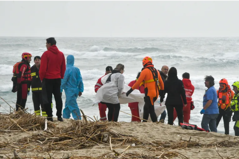At least 59 die in shipwreck along Italian coast