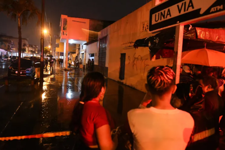 Armed attack kills 10 in Ecuador port