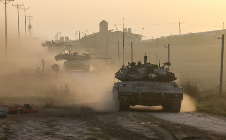 Israeli ground forces push into south Gaza