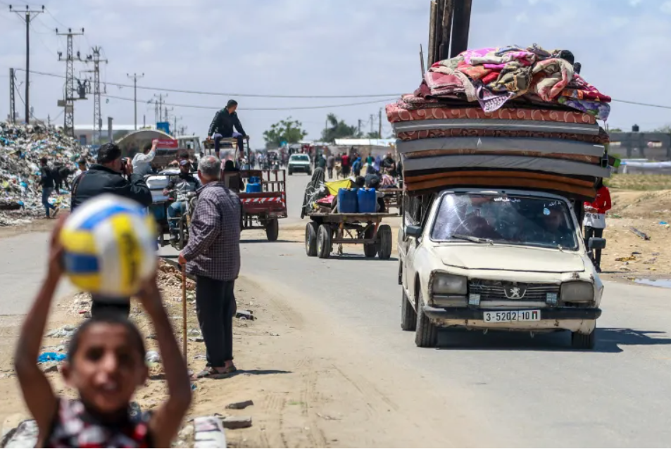 Israel takes control of Rafah crossing