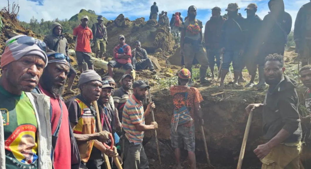 670 people feared buried in Papua New Guinea landslide