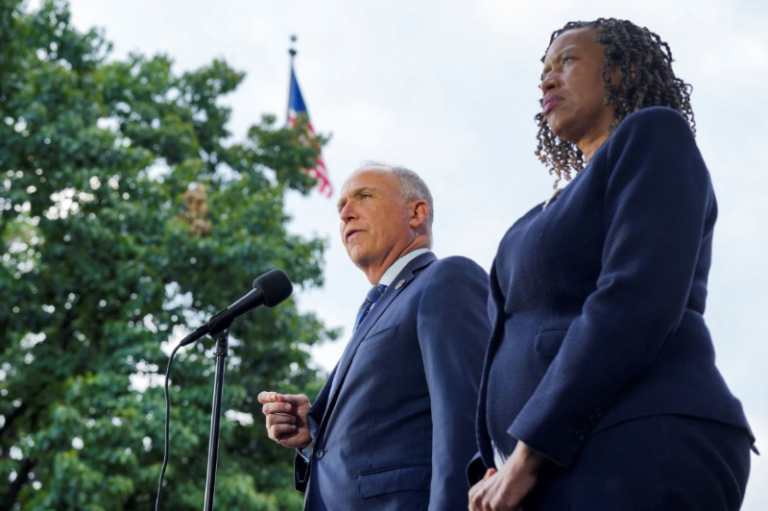 Washington DC sues federal government over police takeover