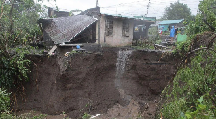 Philippines hit by typhoon as nearly 1 million evacuate