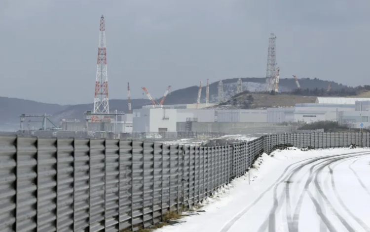 Japan shuts reactor at world’s biggest nuclear plant one day after restart