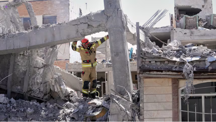 Israel launches strikes on nuclear sites as Iran warns of retaliation Israel launches strikes on nuclear sites as Iran warns of retaliation