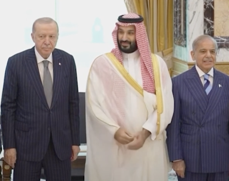 Turkiye, Saudi Arabia, Pakistan sign joint defence agreement – what’s in it? Turkiye, Saudi Arabia, Pakistan sign joint defence agreement – what’s in it?